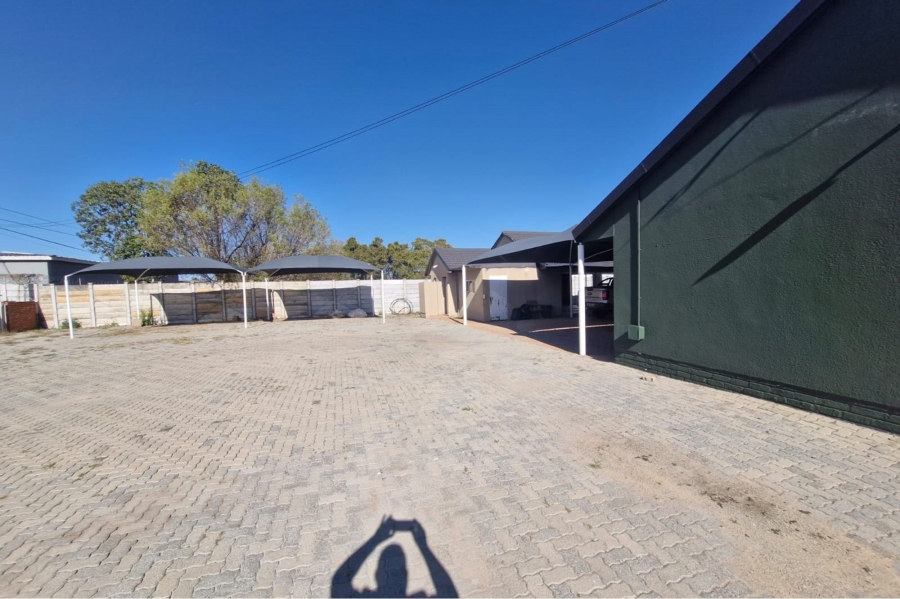 Commercial Property for Sale in Wilkoppies North West
